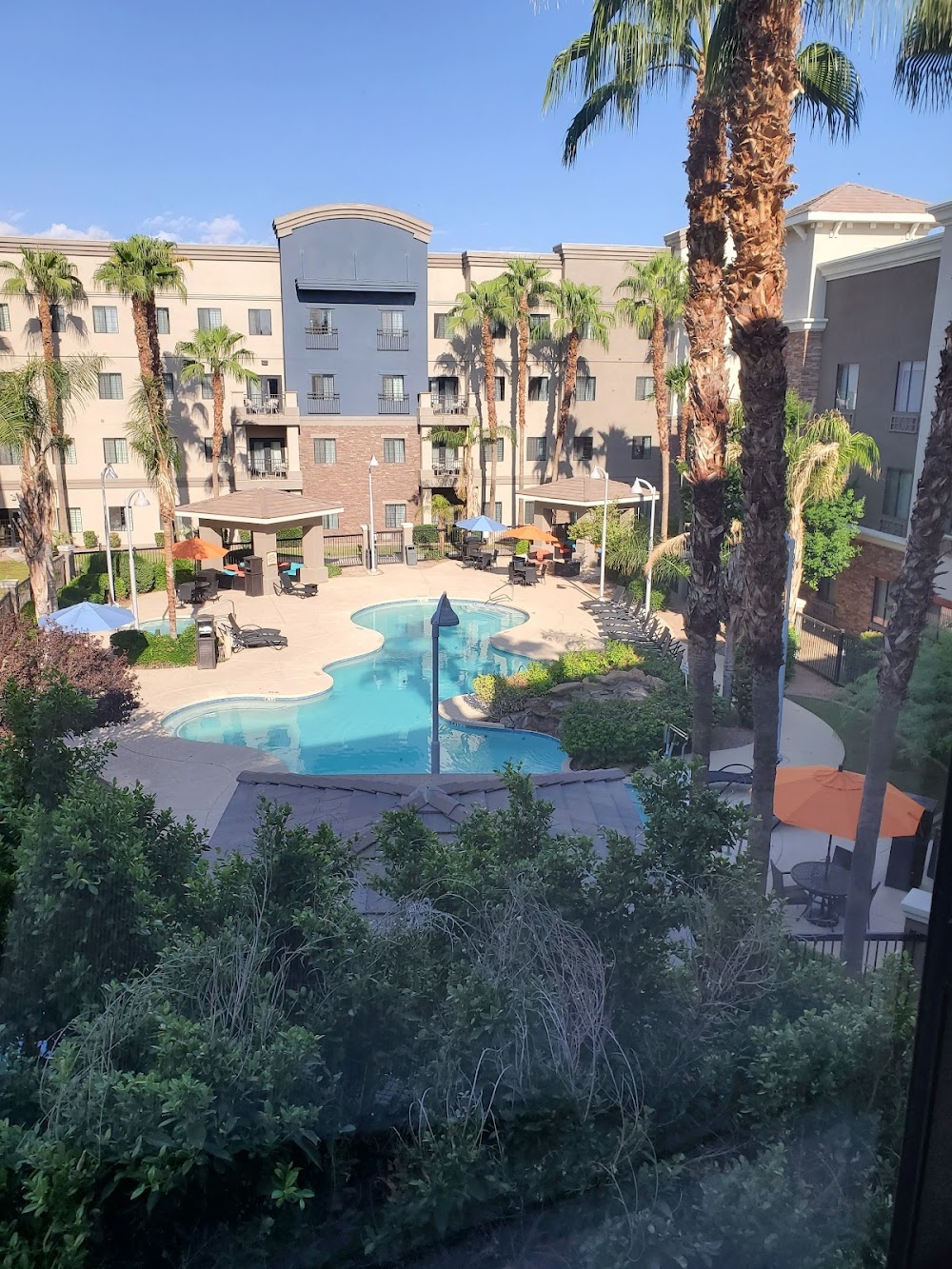 Holiday Inn Express & Suites Phoenix – Glendale Sports Dist